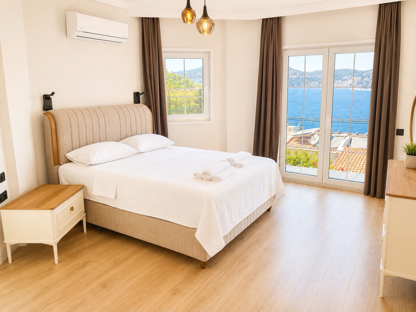 Kaş Kalkan'da Enfes Deniz Manzaralı, 8 Kişilik, Konforlu Villa