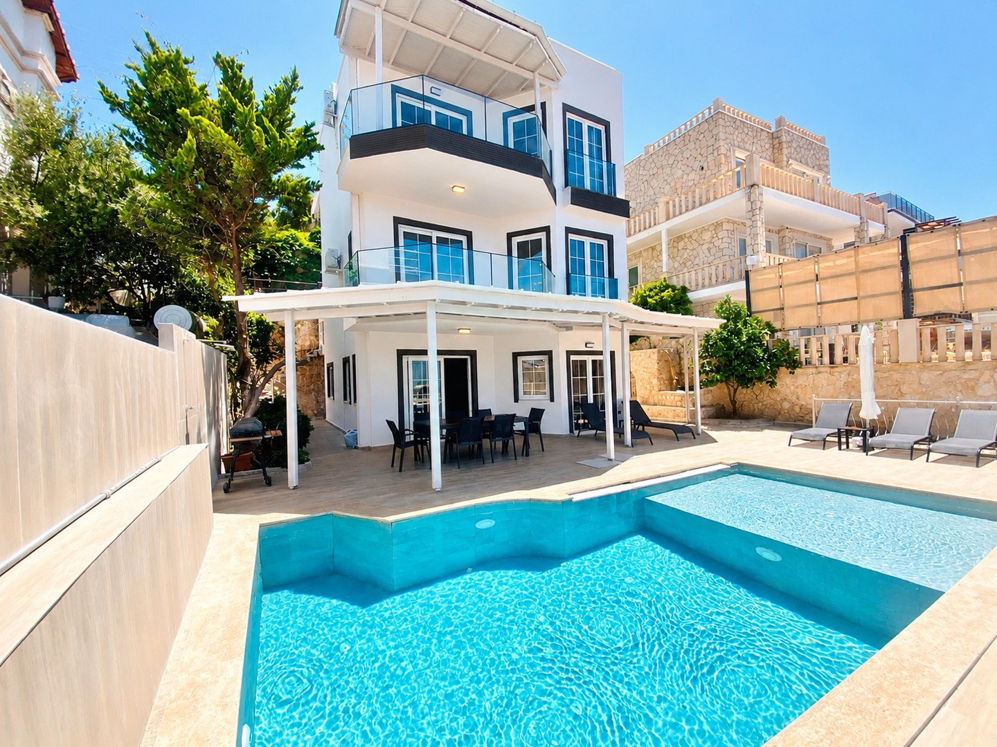 Kaş Kalkan'da Enfes Deniz Manzaralı, 8 Kişilik, Konforlu Villa 25205 — 2