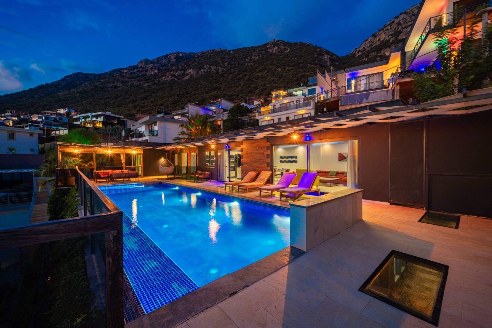 Kaş Kalkan'da Göz Alıcı Deniz Manzaralı, Özel Havuzlu, Lüks Villa