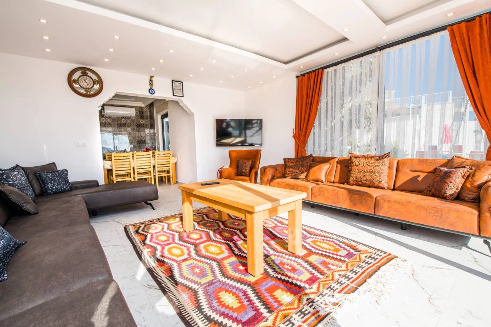 Kaş Kalkan'da Göz Alıcı Manzaralı, Özel Havuzlu, Geniş Villa