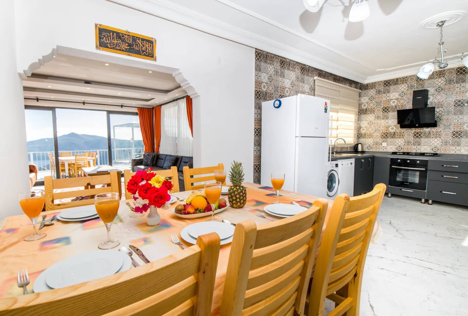 Kaş Kalkan'da Göz Alıcı Manzaralı, Özel Havuzlu, Geniş Villa