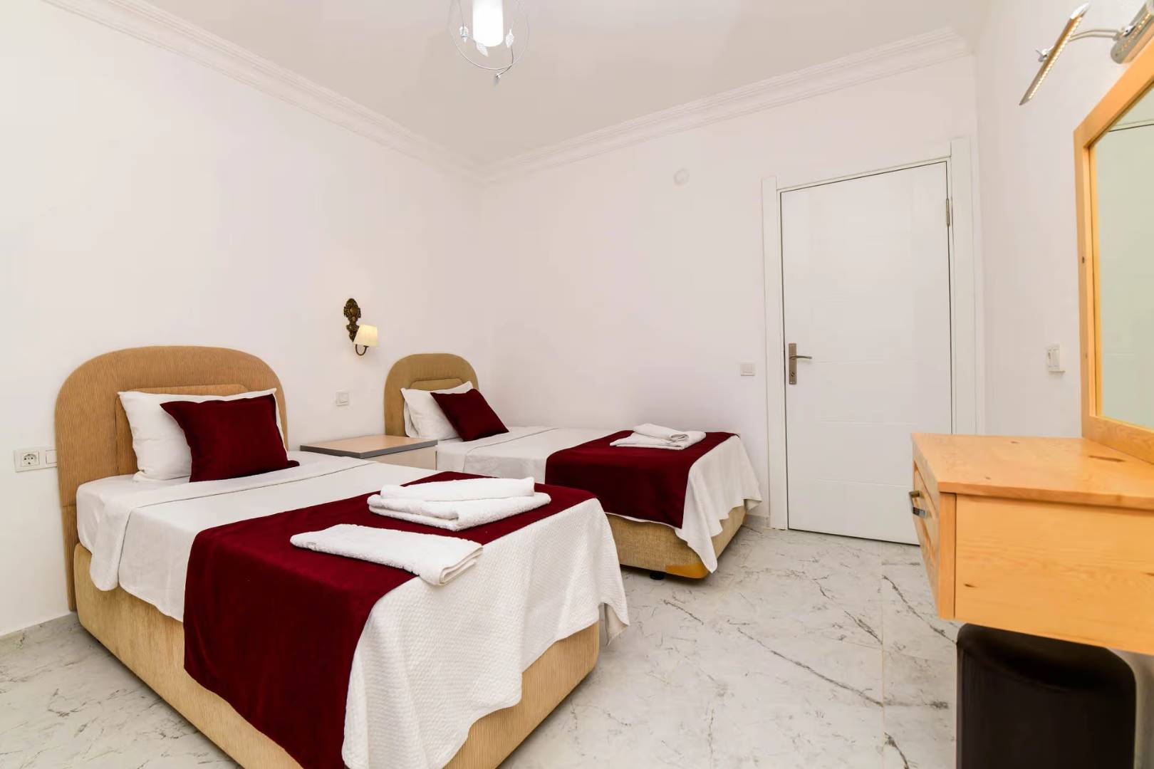 Kaş Kalkan'da Göz Alıcı Manzaralı, Özel Havuzlu, Geniş Villa