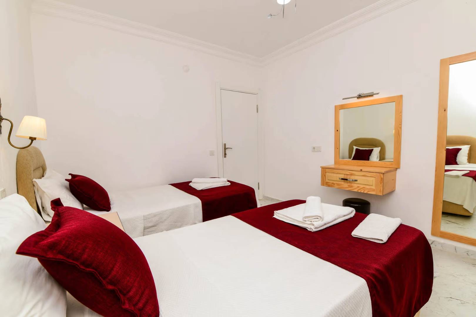 Kaş Kalkan'da Göz Alıcı Manzaralı, Özel Havuzlu, Geniş Villa