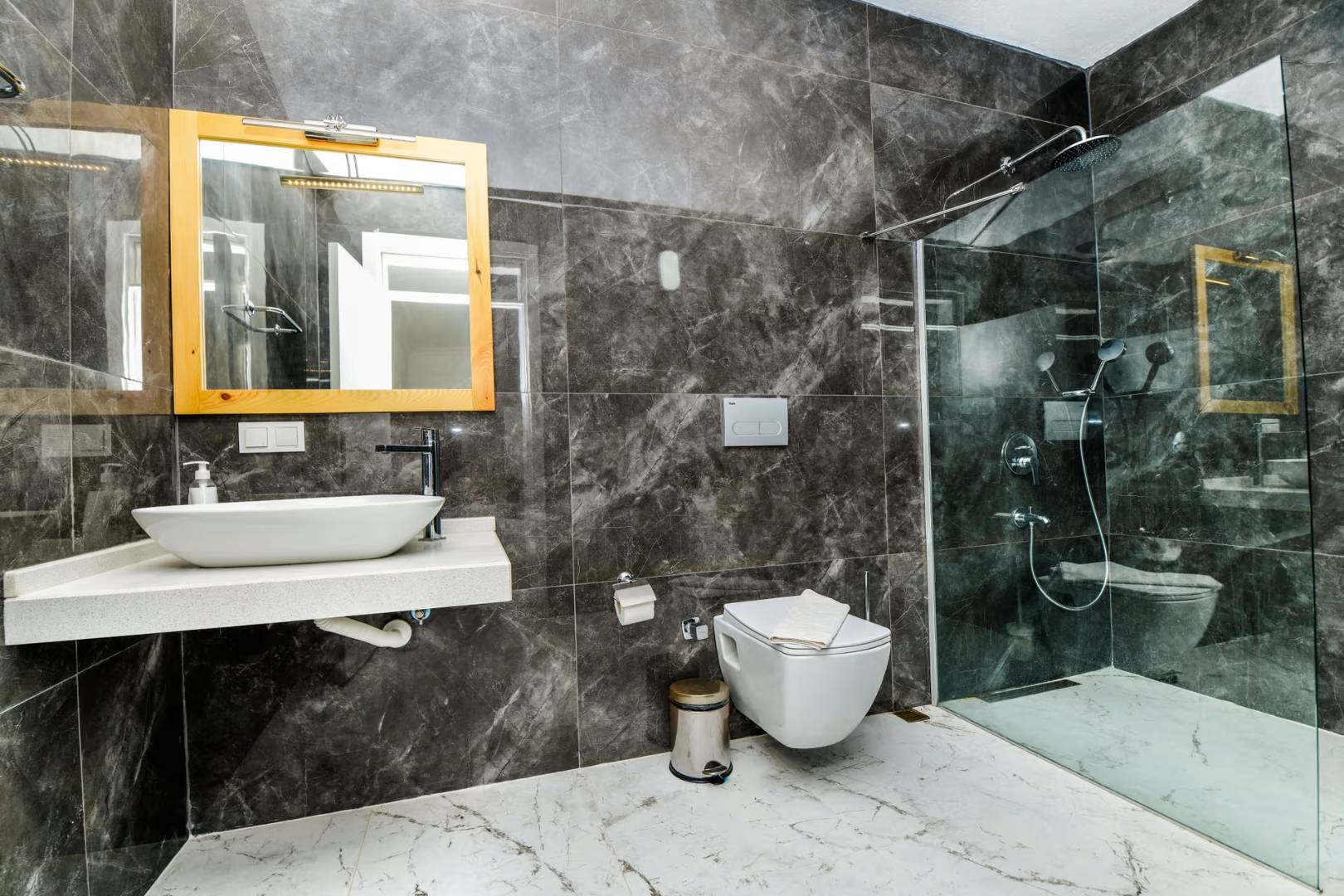 Kaş Kalkan'da Göz Alıcı Manzaralı, Özel Havuzlu, Geniş Villa