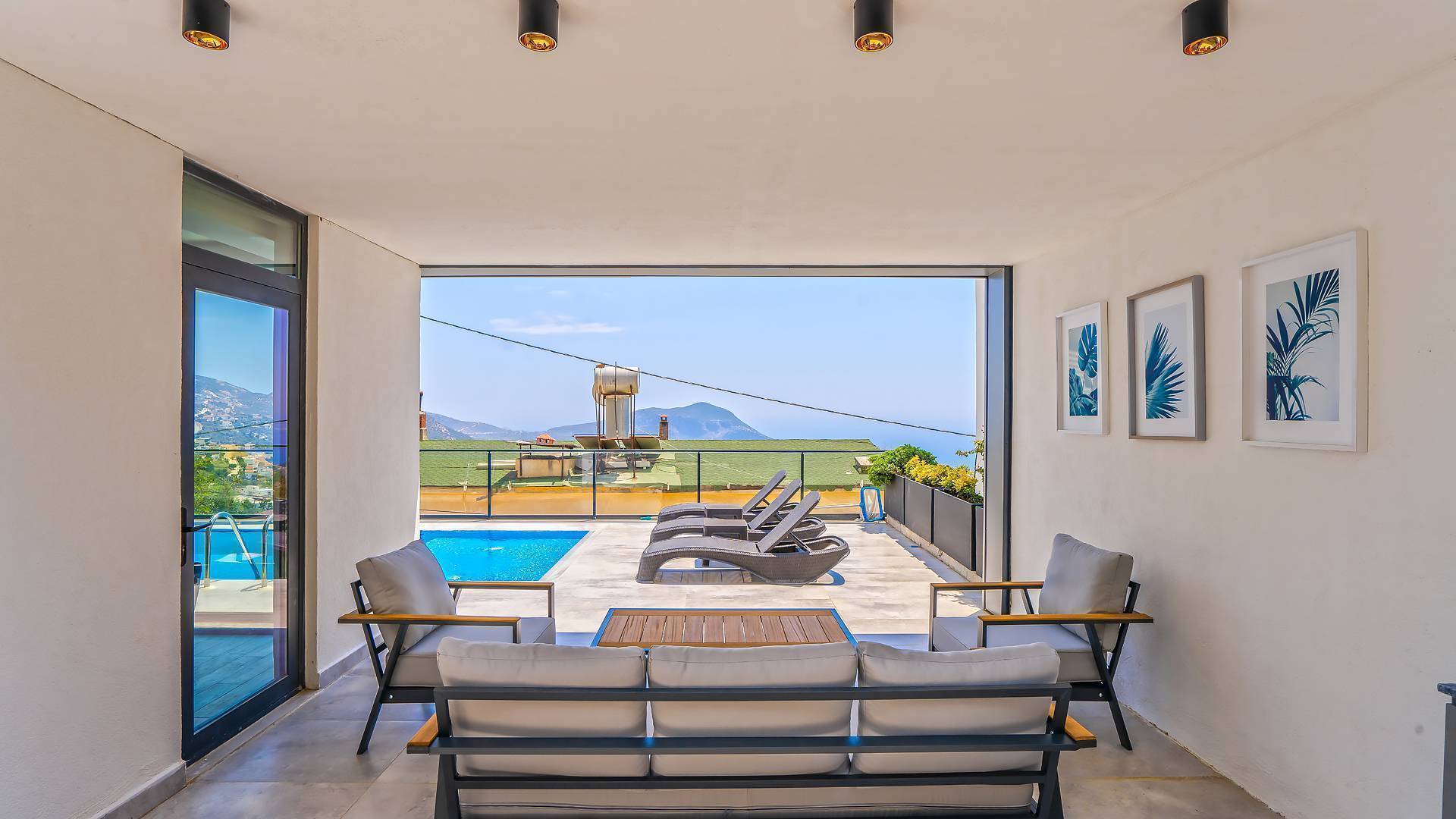Kaş Kalkan'da Harika Deniz Manzaralı, Özel Havuzlu, Konforlu Villa