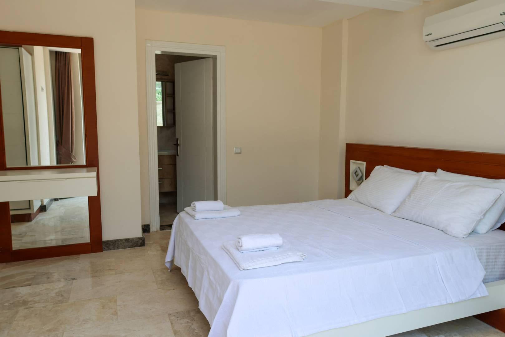 Kaş Kalkan'da Merkeze Yakın, Serinleme Havuzlu, Kiralık Villa
