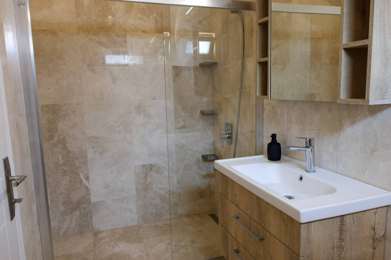 Kaş Kalkan'da Merkeze Yakın, Serinleme Havuzlu, Kiralık Villa