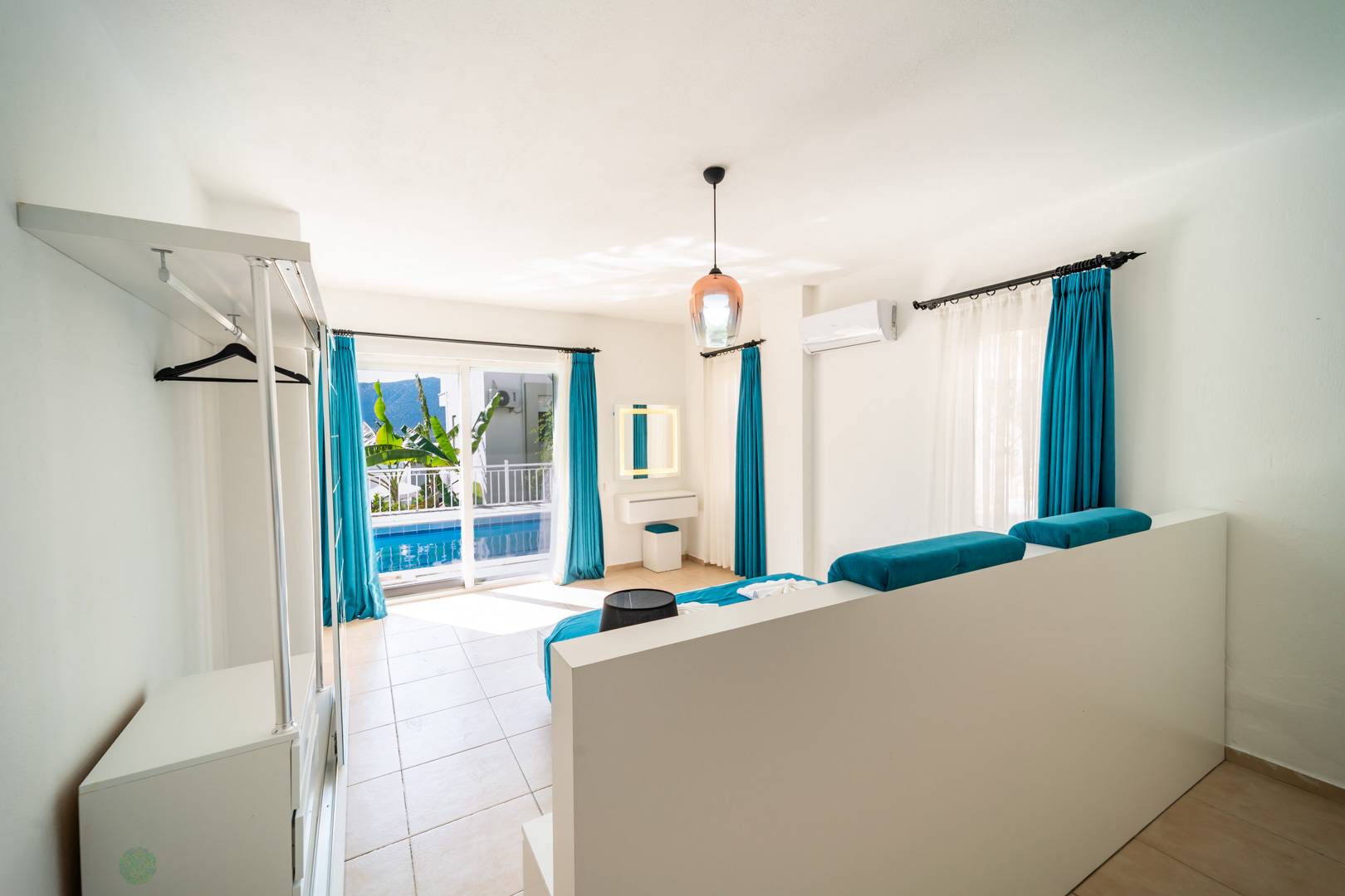 Kaş Kalkan'da Merkezi Konumda, Özel Havuzlu, Lüks Villa