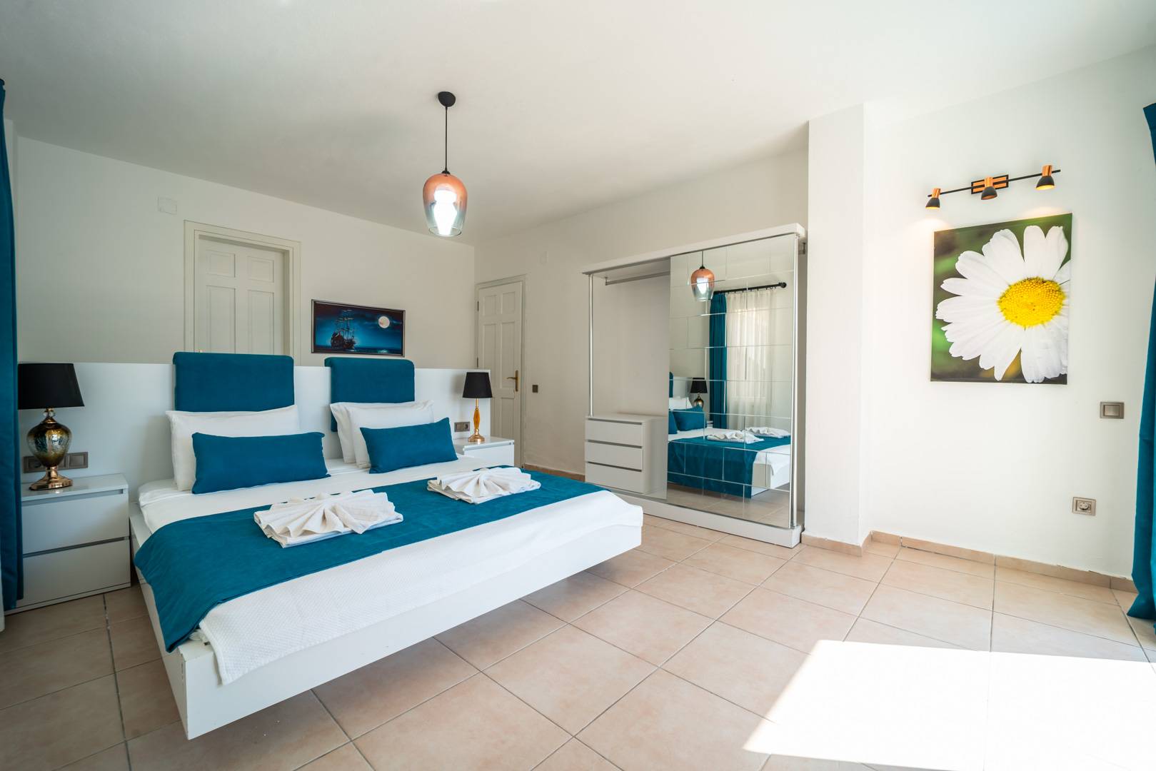 Kaş Kalkan'da Merkezi Konumda, Özel Havuzlu, Lüks Villa