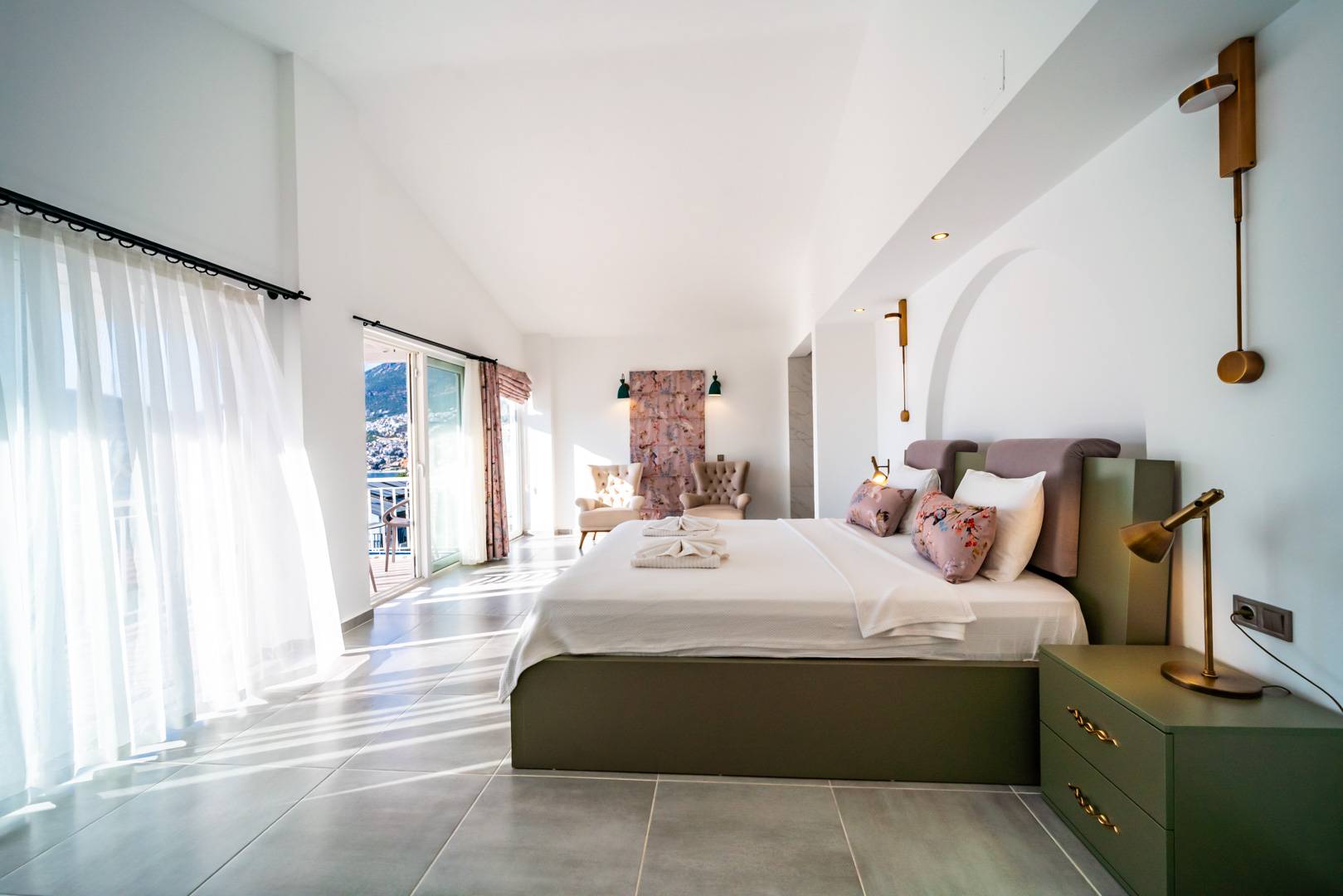 Kaş Kalkan'da Merkezi Konumda, Özel Havuzlu, Lüks Villa