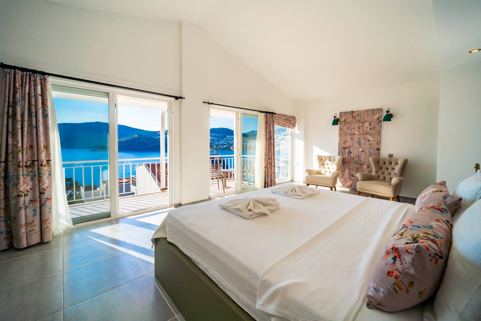 Kaş Kalkan'da Merkezi Konumda, Özel Havuzlu, Lüks Villa