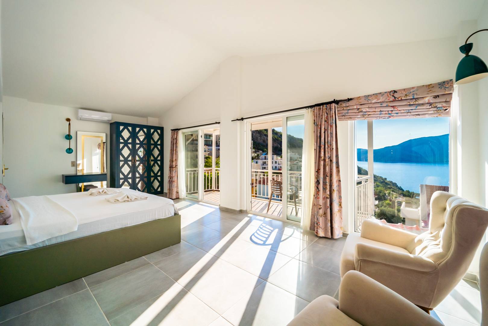 Kaş Kalkan'da Merkezi Konumda, Özel Havuzlu, Lüks Villa