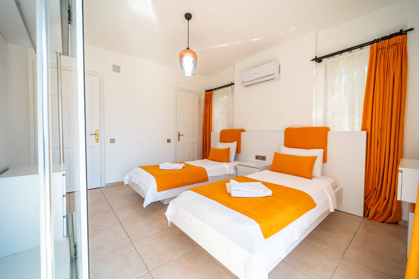 Kaş Kalkan'da Merkezi Konumda, Özel Havuzlu, Lüks Villa