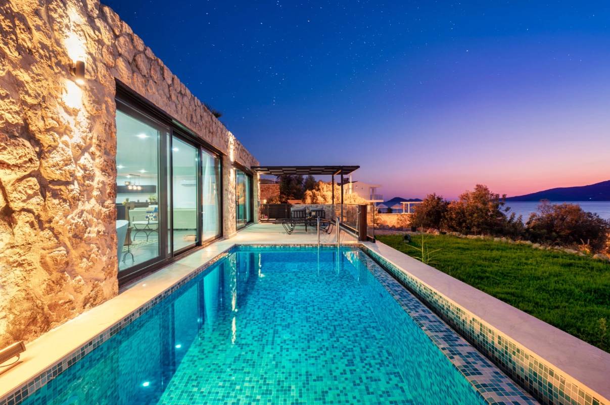Kaş Kalkan'da Muhteşem Deniz Manzaralı, Isıtmalı Havuzlu, Jakuzili Villa 46463