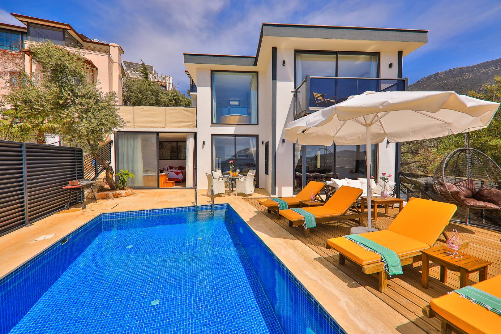 Kaş Kalkan'da Muhteşem Deniz Manzaralı, Özel Havuzlu, Jakuzili Balayı Villası