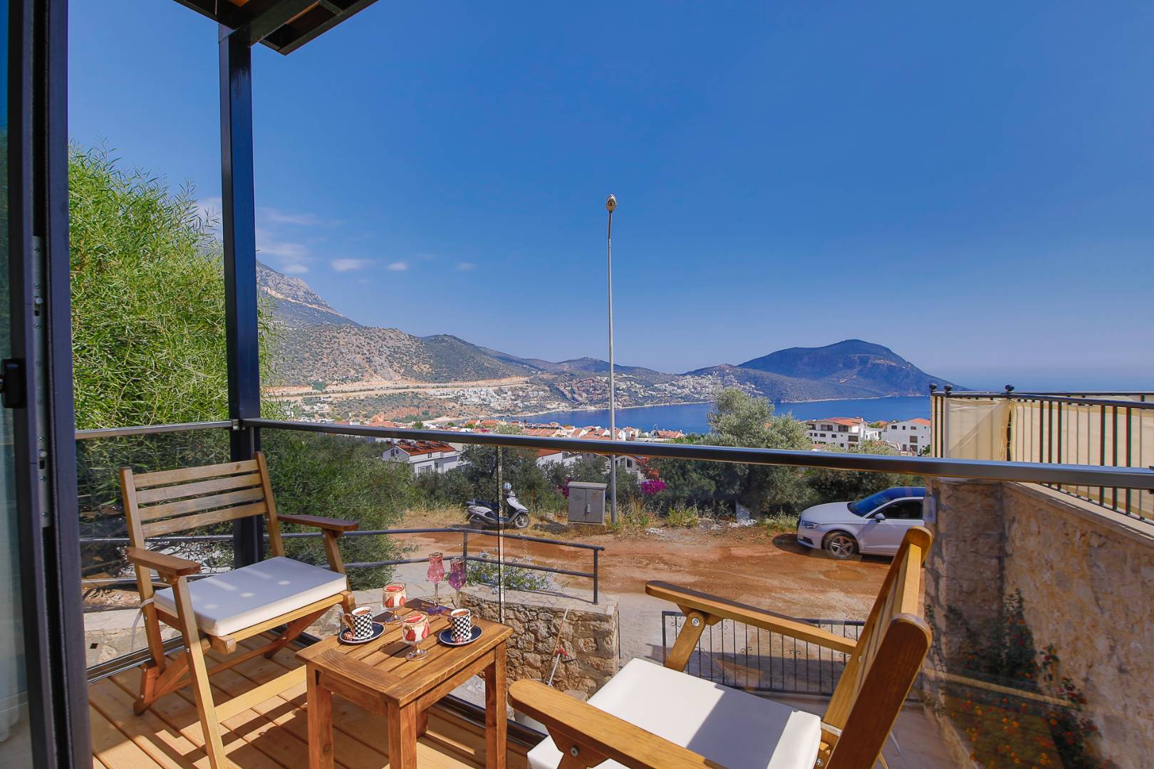 Kaş Kalkan'da Muhteşem Deniz Manzaralı, Özel Havuzlu, Jakuzili Balayı Villası