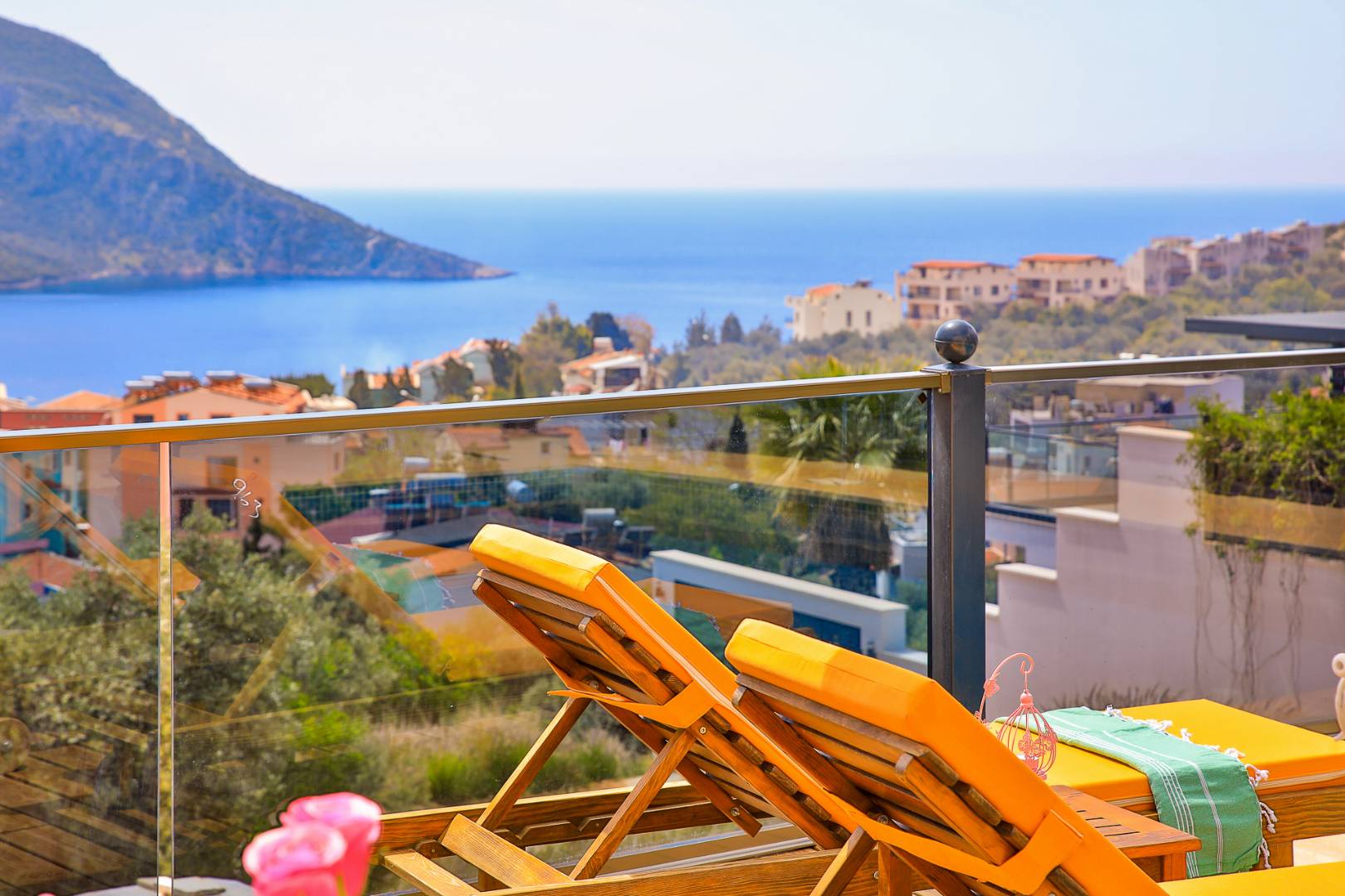 Kaş Kalkan'da Muhteşem Deniz Manzaralı, Özel Havuzlu, Jakuzili Balayı Villası