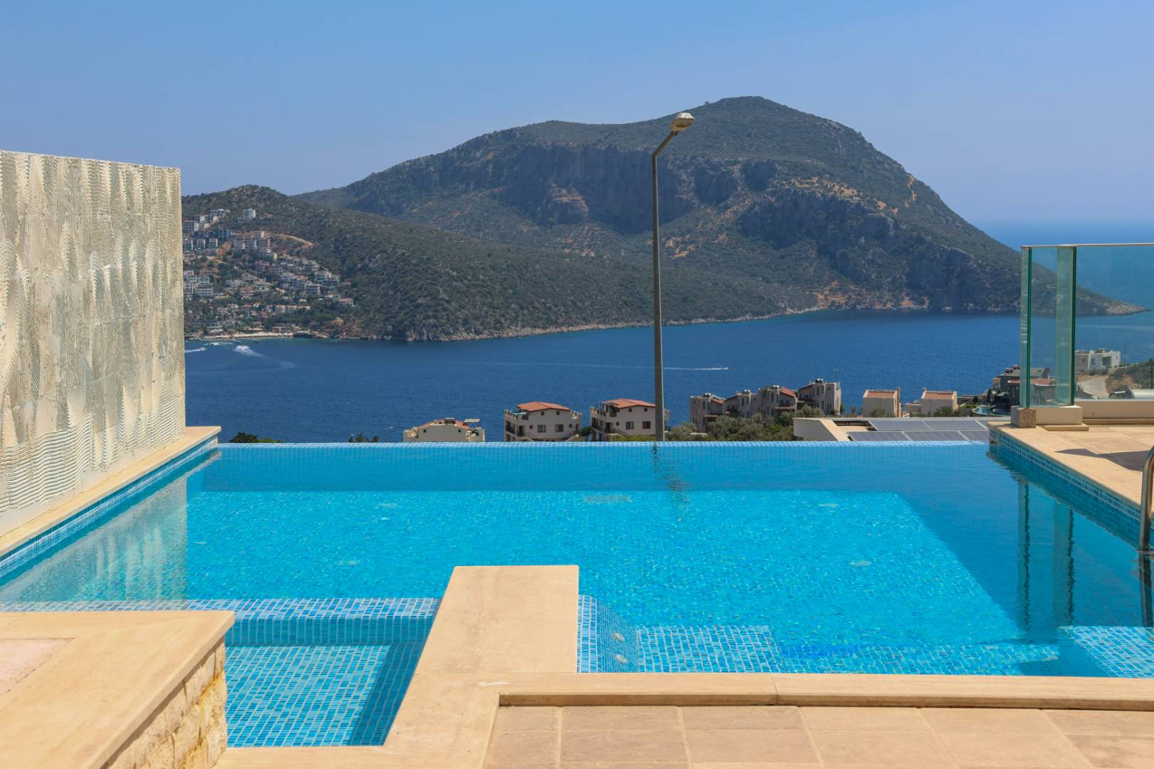 Kaş Kalkan'da Muhteşem Deniz Manzaralı, Özel Havuzlu, Konforlu Villa