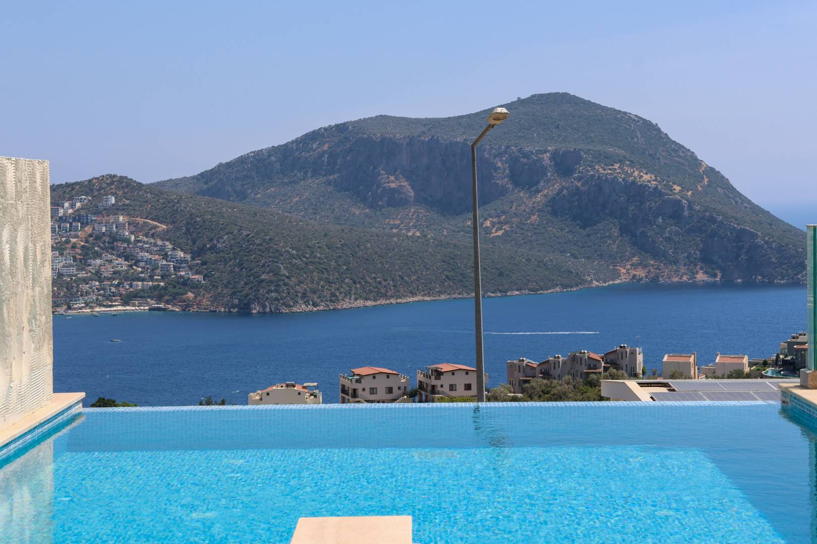 Kaş Kalkan'da Muhteşem Deniz Manzaralı, Özel Havuzlu, Konforlu Villa