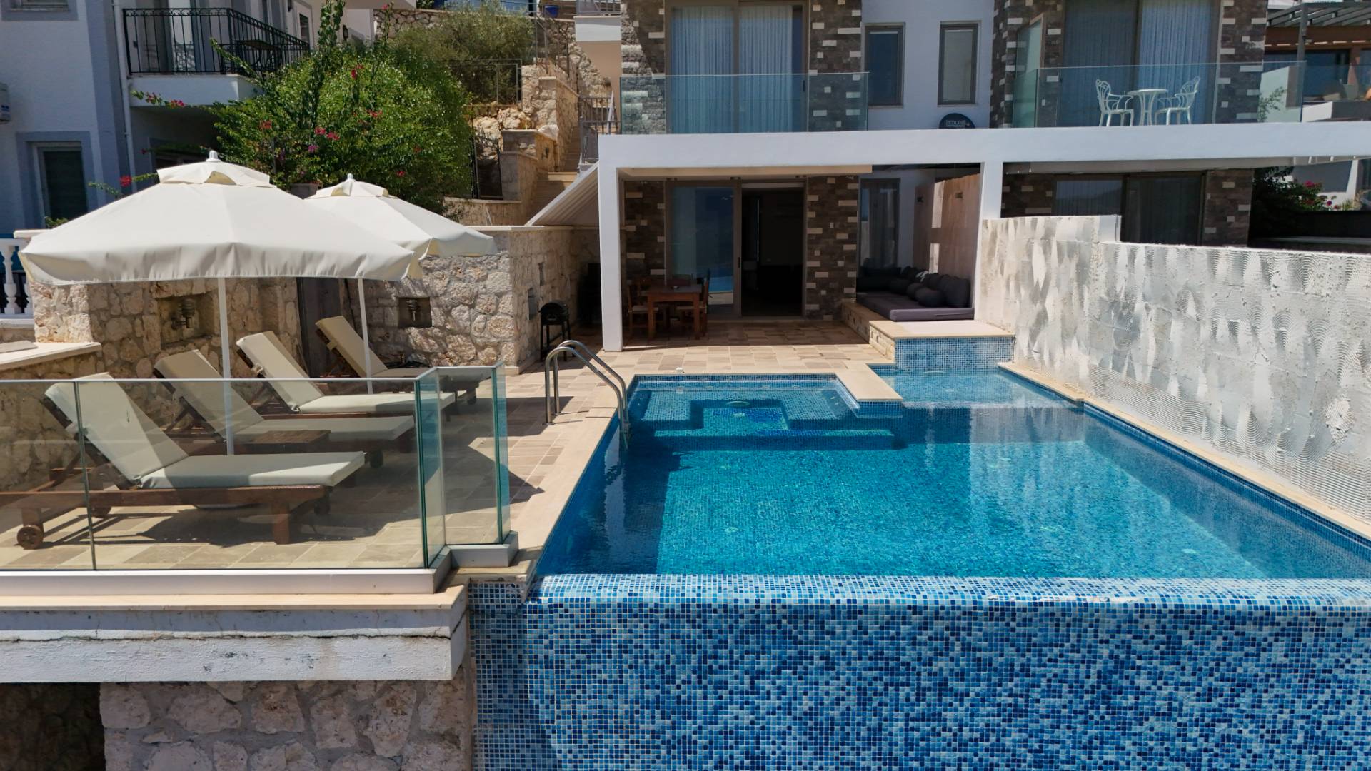 Kaş Kalkan'da Muhteşem Deniz Manzaralı, Özel Havuzlu, Konforlu Villa