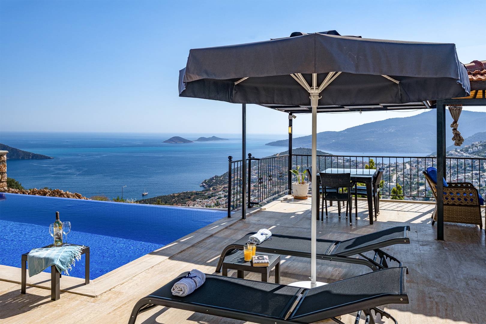 Kaş Kalkan'da Muhteşem Deniz Manzaralı, Sonsuzluk Havuzlu, 3+1 Villa 45810