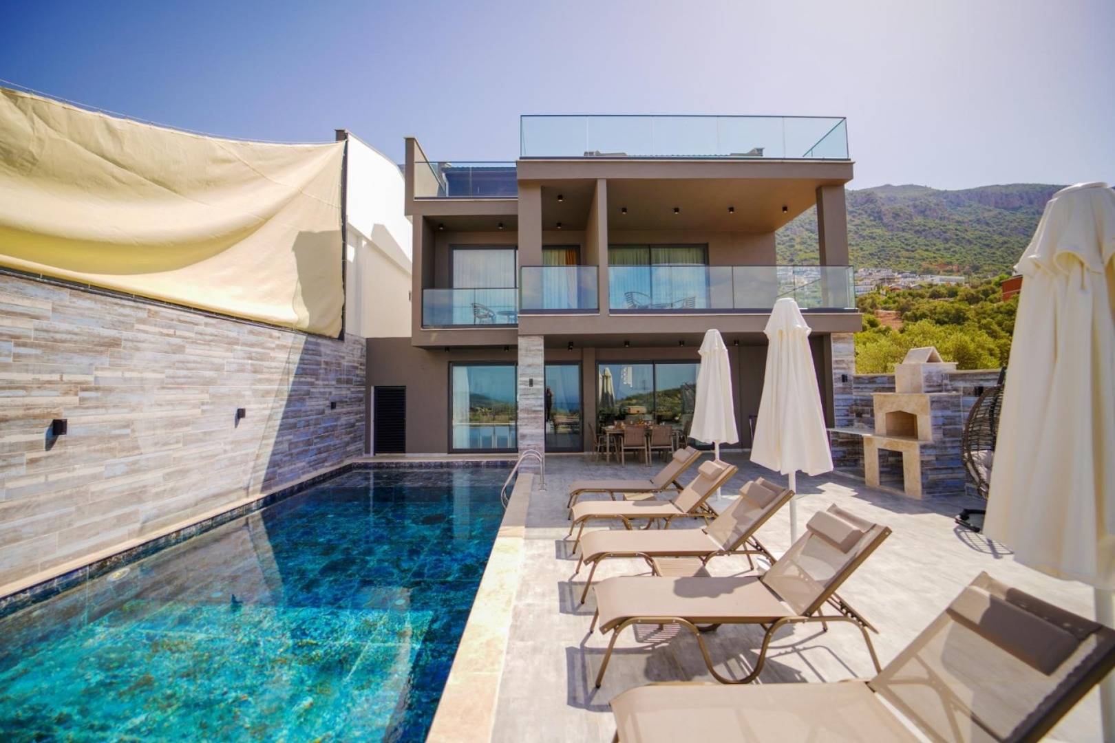 Kaş Kalkan'da Nefes Kesen Deniz Manzaralı, Özel Havuzlu, 3+1 Villa