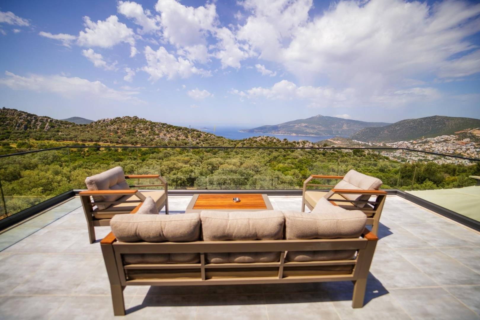 Kaş Kalkan'da Nefes Kesen Deniz Manzaralı, Özel Havuzlu, 3+1 Villa