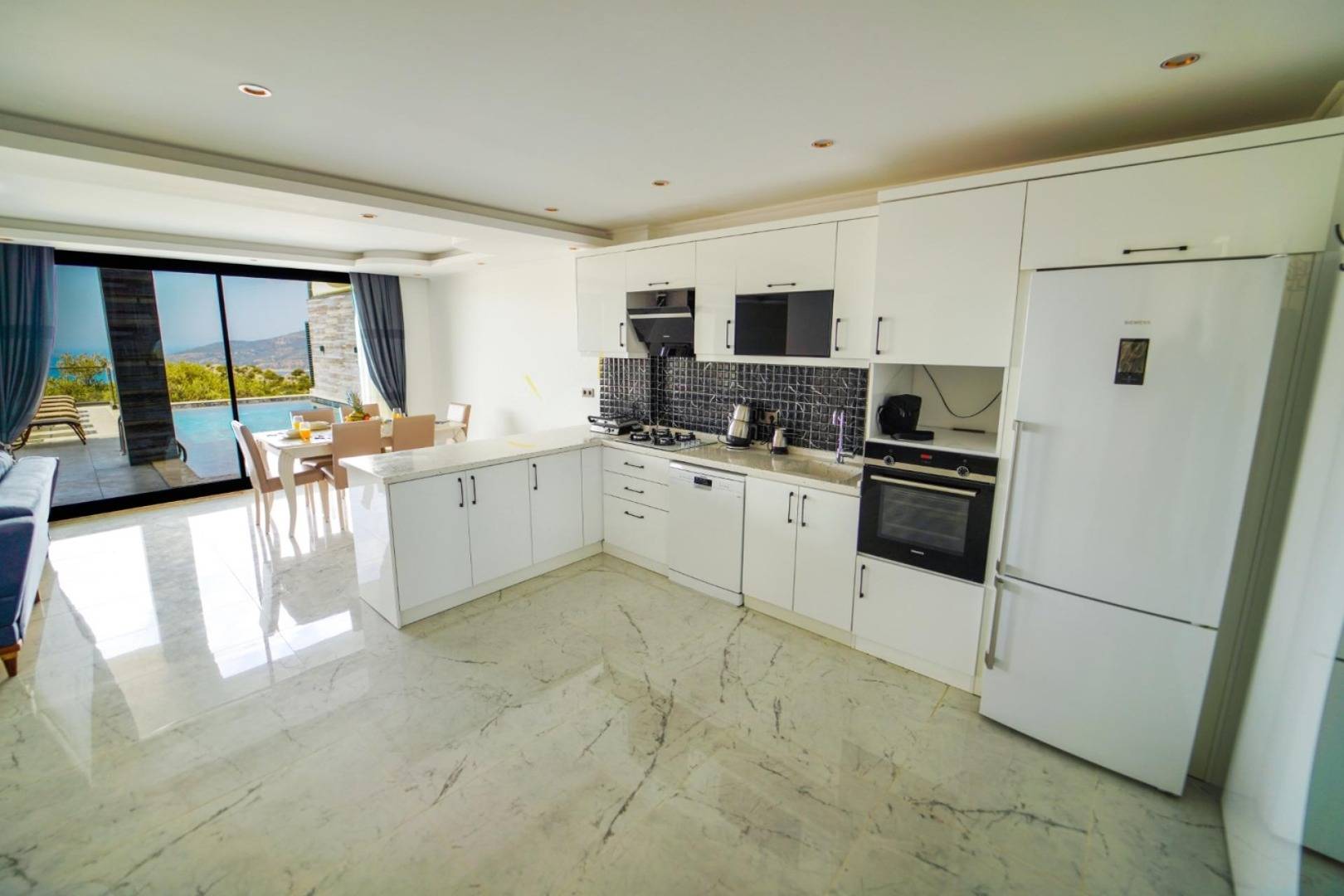Kaş Kalkan'da Nefes Kesen Deniz Manzaralı, Özel Havuzlu, 3+1 Villa