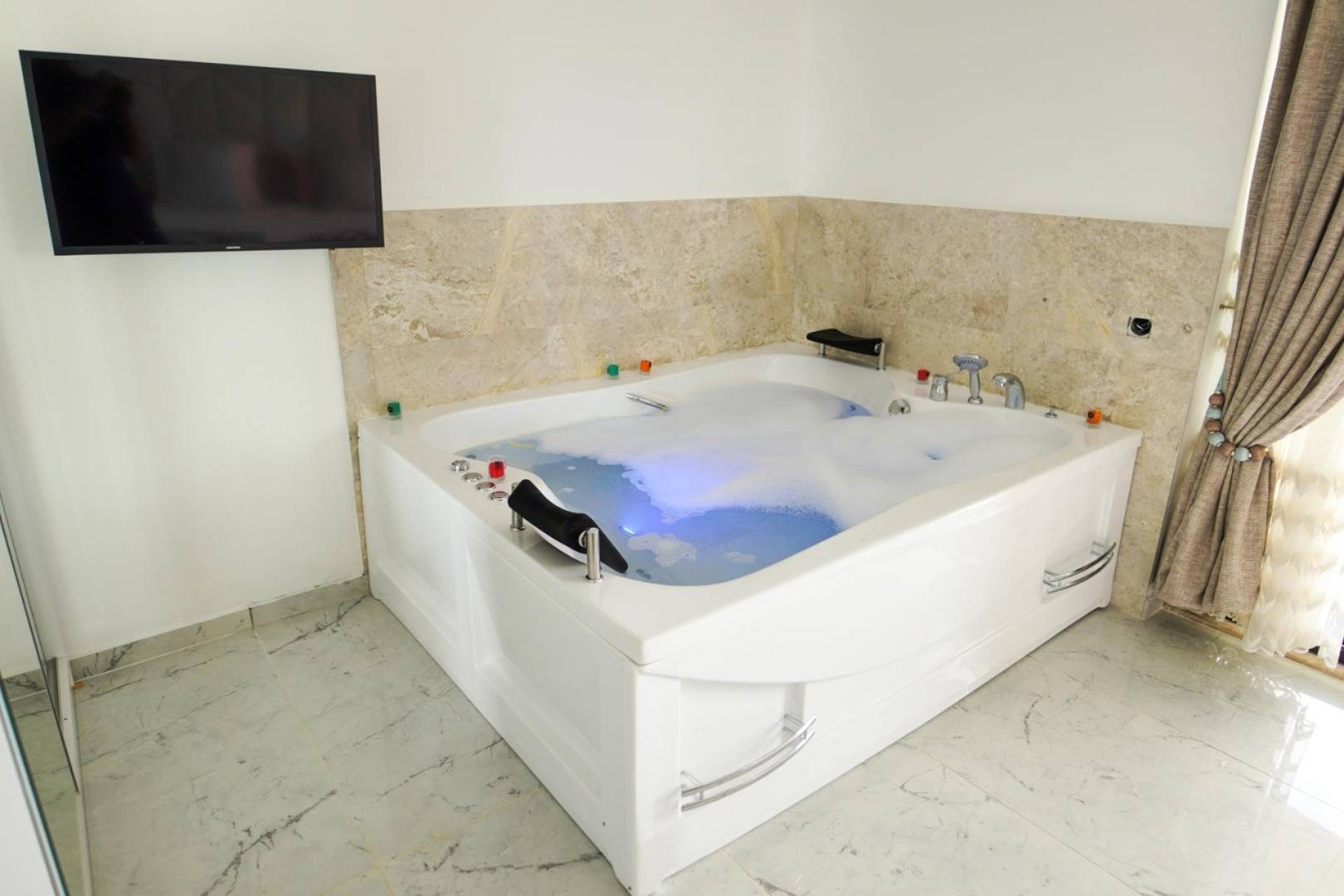 Kaş Kalkan'da Nefes Kesen Deniz Manzaralı, Özel Havuzlu, 3+1 Villa
