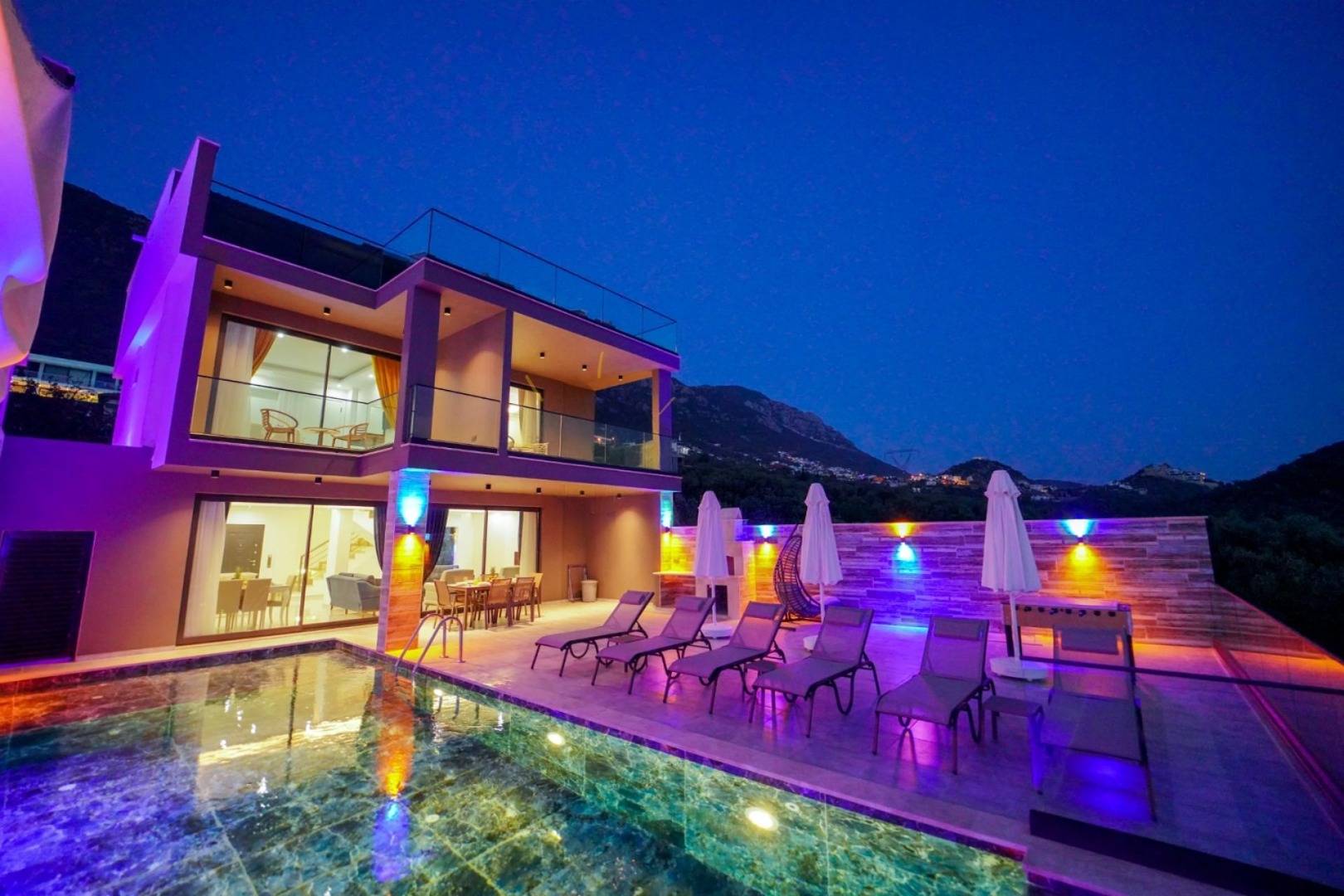 Kaş Kalkan'da Nefes Kesen Deniz Manzaralı, Özel Havuzlu, 3+1 Villa