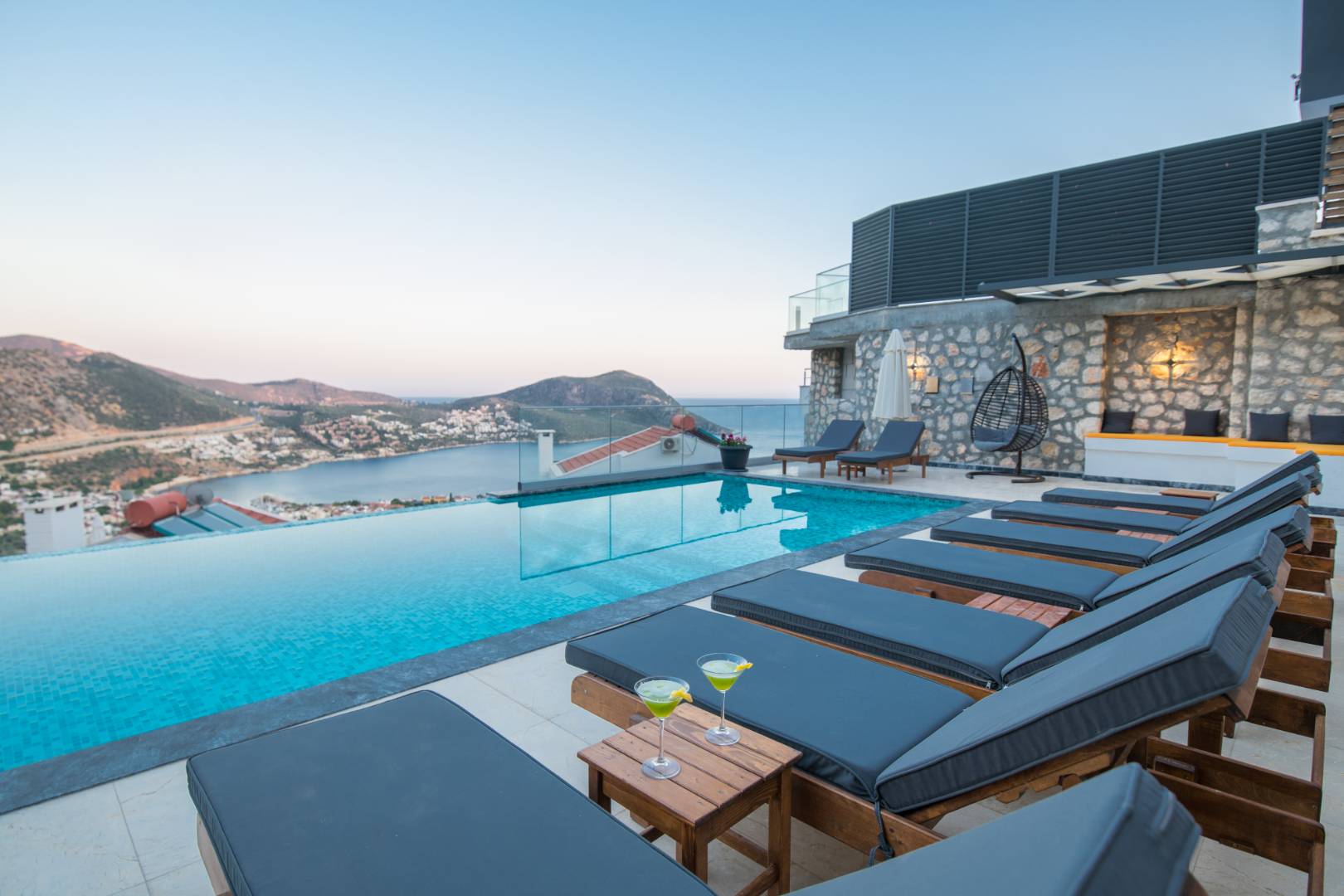 Kaş Kalkan'da Seyrine Doyulmaz Deniz Manzaralı, Özel Havuzlu, Lüks Villa