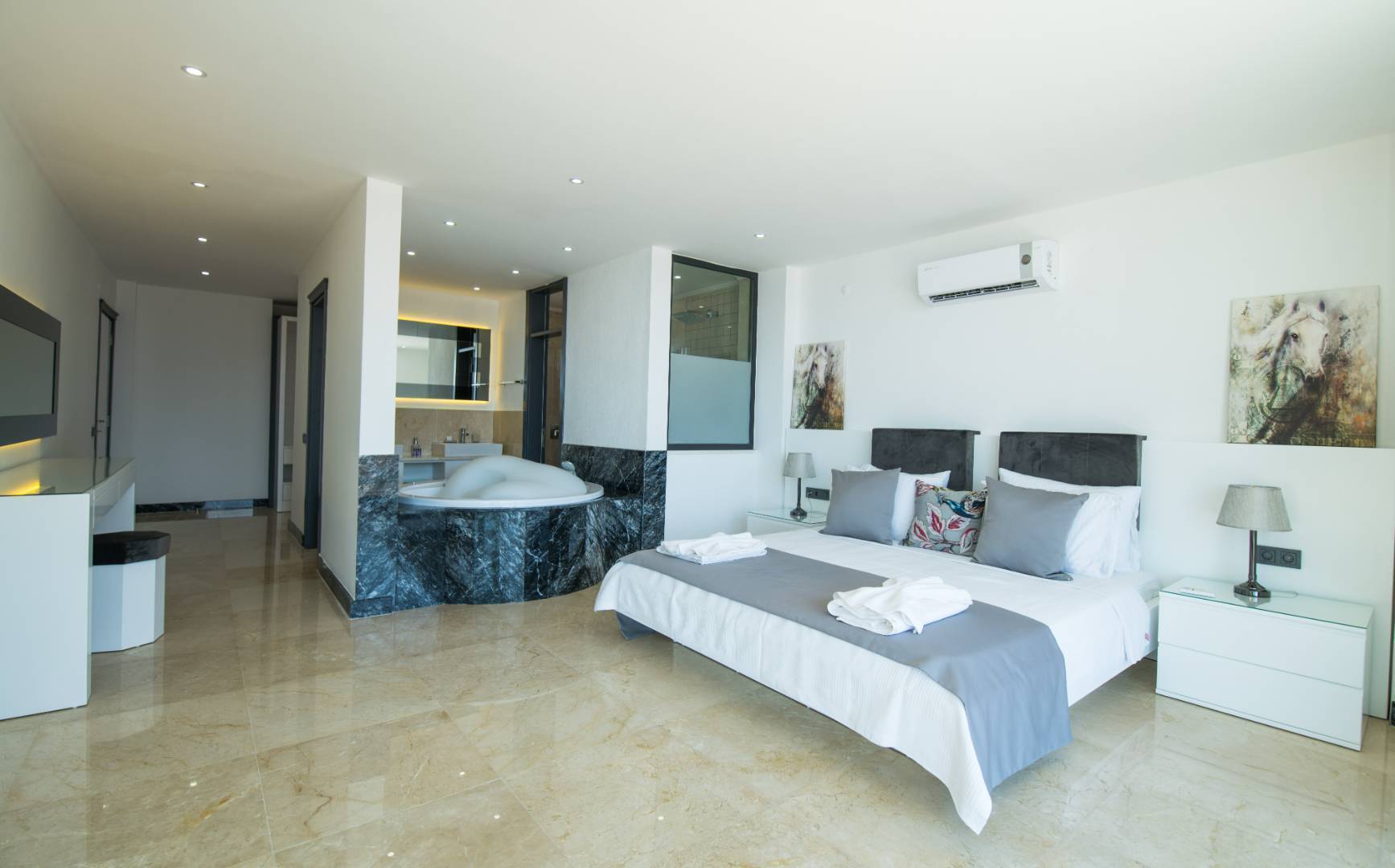 Kaş Kalkan'da Seyrine Doyulmaz Deniz Manzaralı, Özel Havuzlu, Lüks Villa