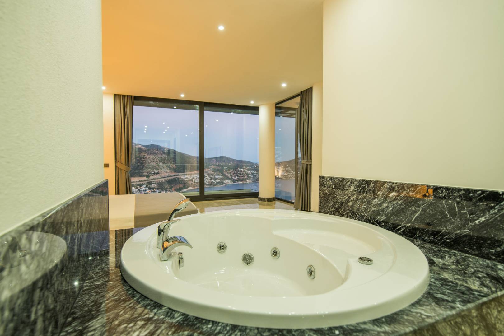 Kaş Kalkan'da Seyrine Doyulmaz Deniz Manzaralı, Özel Havuzlu, Lüks Villa