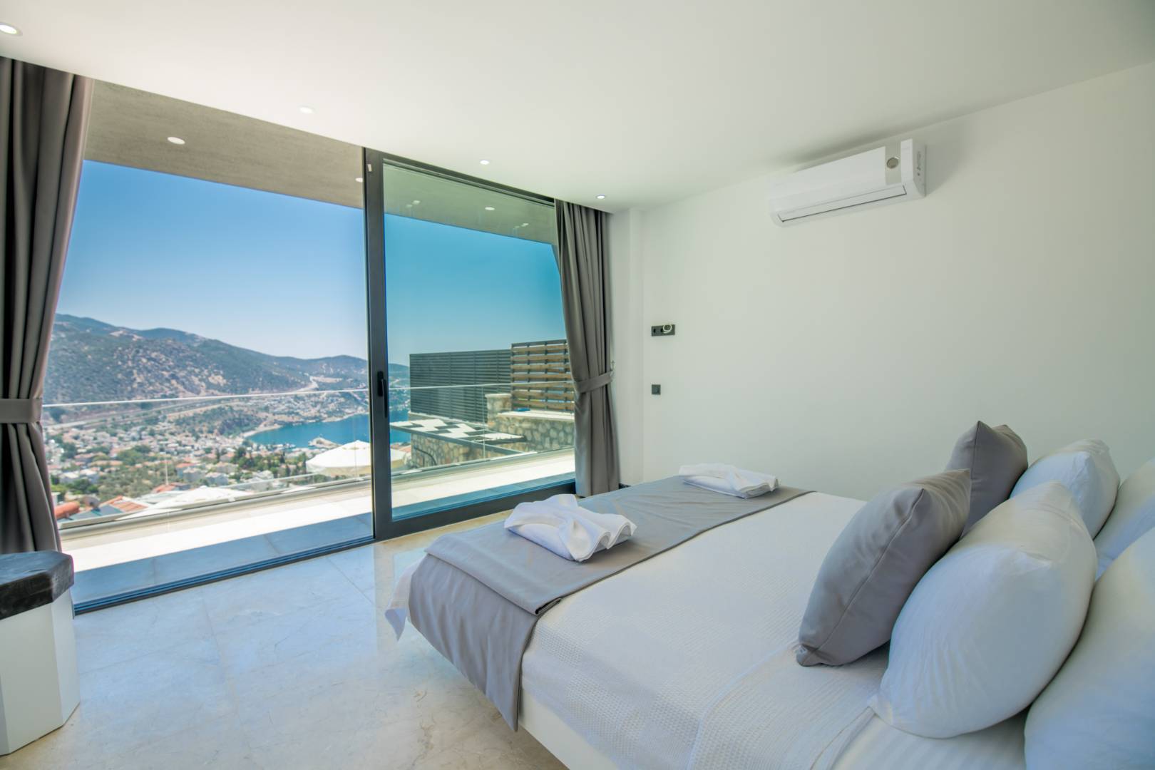 Kaş Kalkan'da Seyrine Doyulmaz Deniz Manzaralı, Özel Havuzlu, Lüks Villa