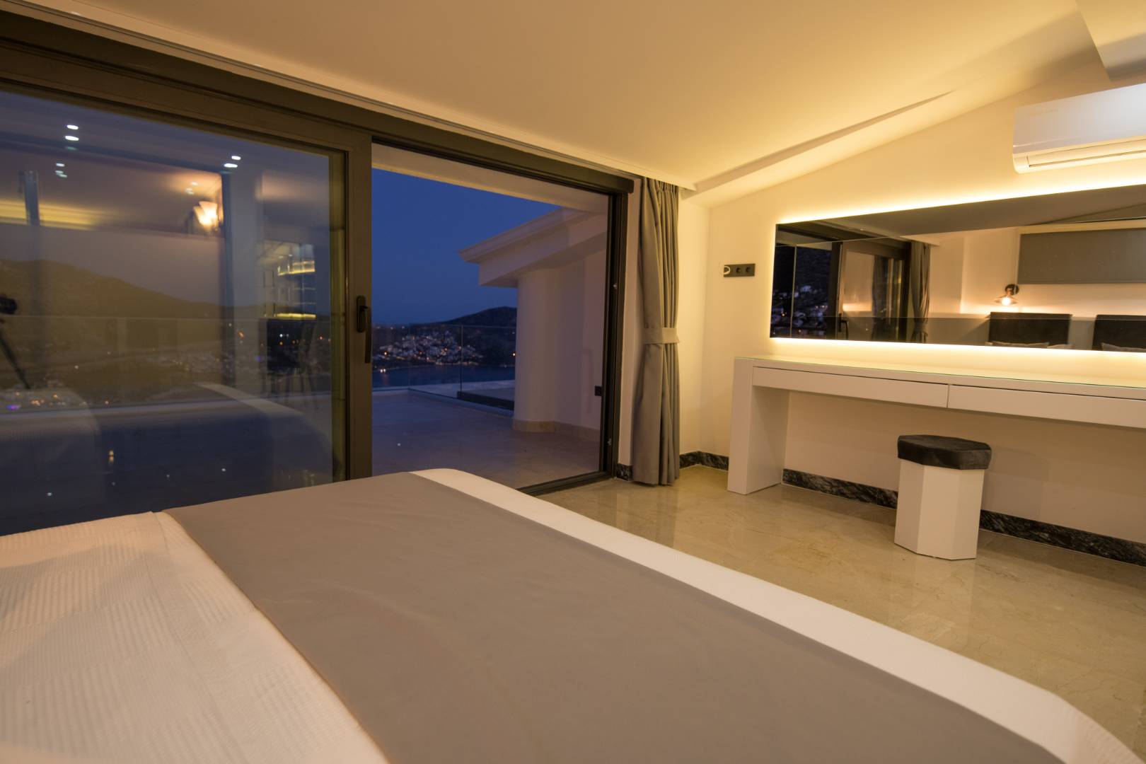Kaş Kalkan'da Seyrine Doyulmaz Deniz Manzaralı, Özel Havuzlu, Lüks Villa