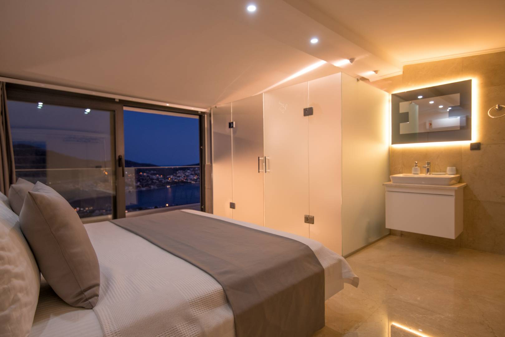 Kaş Kalkan'da Seyrine Doyulmaz Deniz Manzaralı, Özel Havuzlu, Lüks Villa