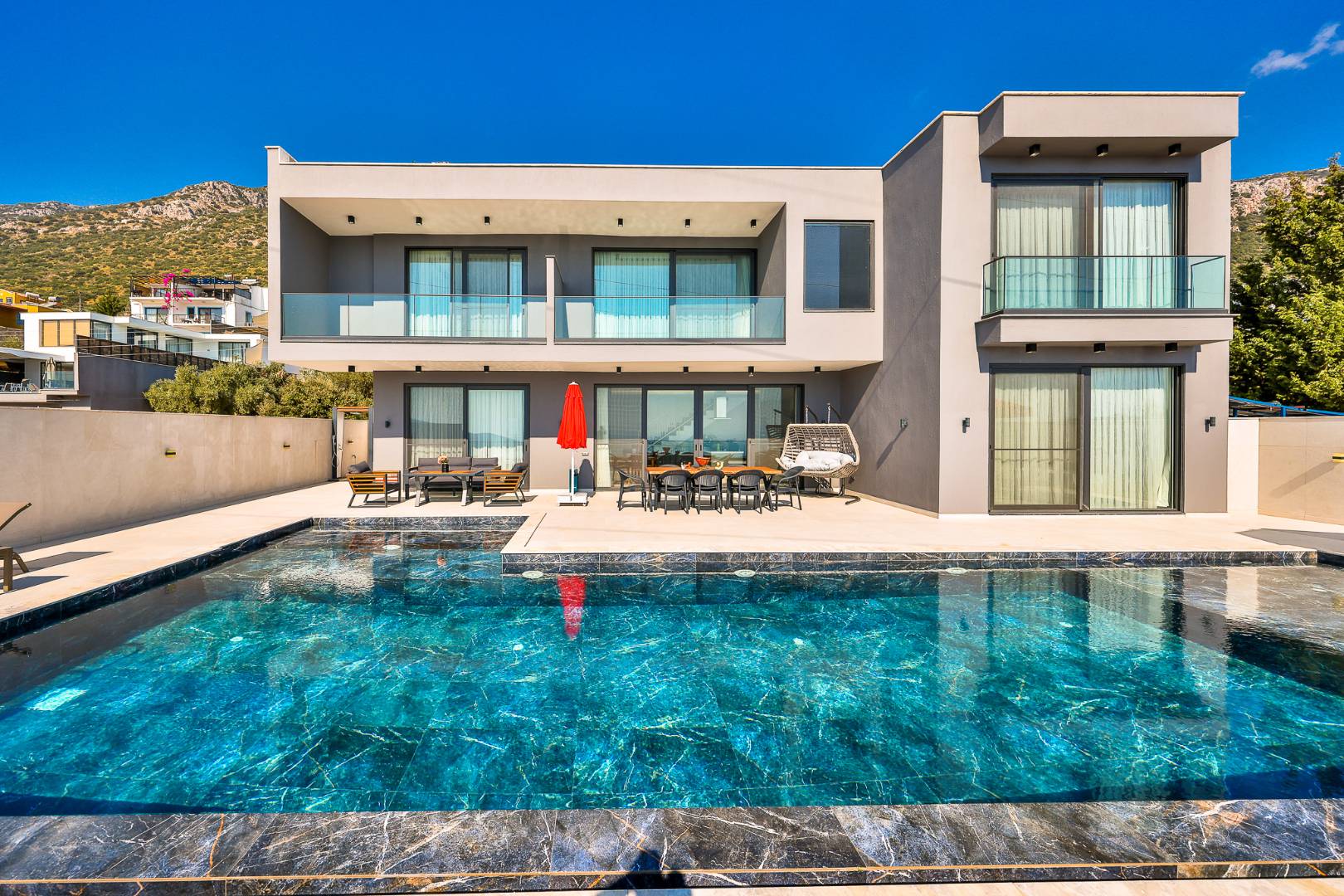 Kaş Kördere'de Enfes Deniz Manzaralı, Özel Havuzlu, Olanaklı Villa