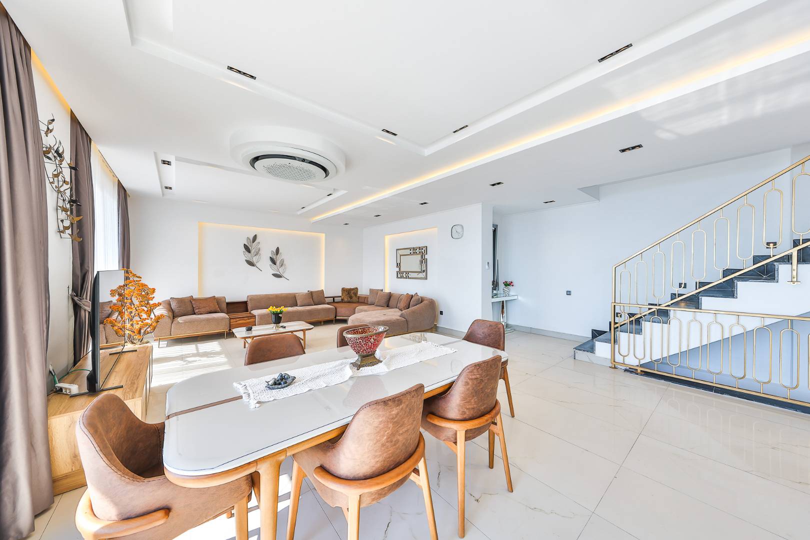 Kaş Kördere'de Enfes Deniz Manzaralı, Özel Havuzlu, Olanaklı Villa