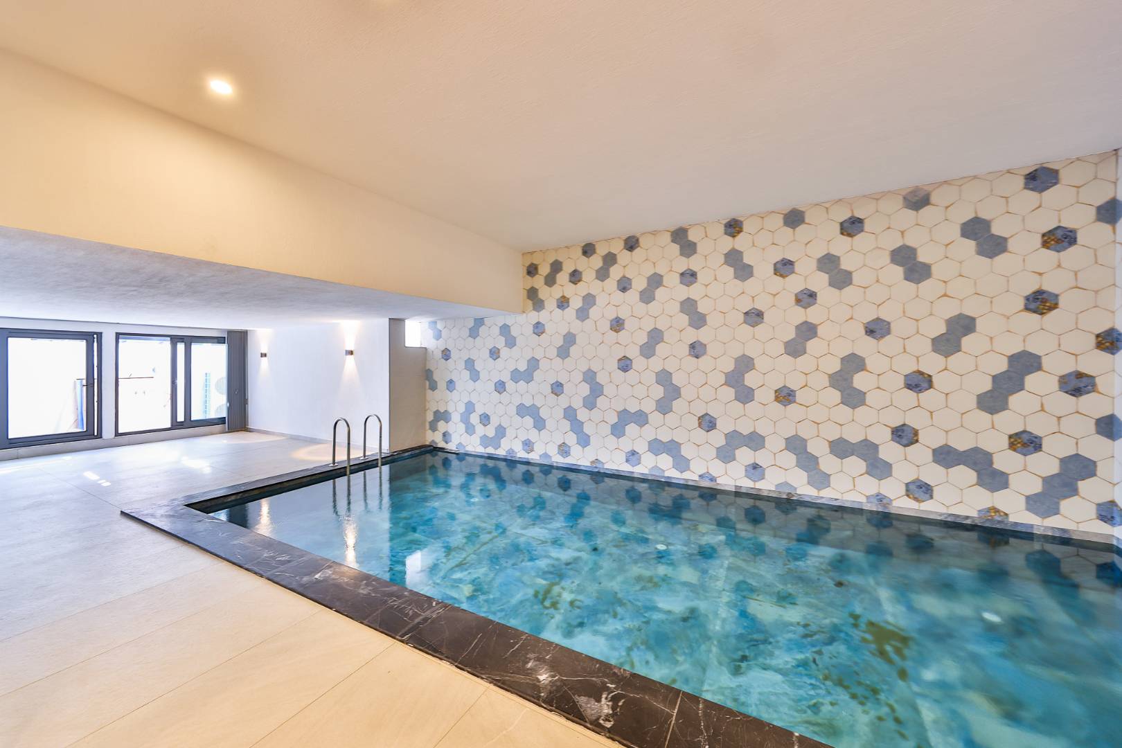 Kaş Kördere'de Enfes Deniz Manzaralı, Özel Havuzlu, Olanaklı Villa