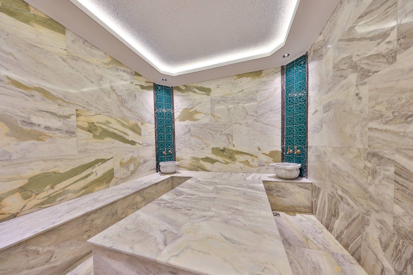 Kaş Kördere'de Enfes Deniz Manzaralı, Özel Havuzlu, Olanaklı Villa