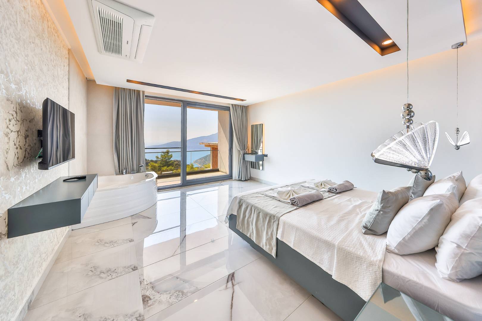 Kaş Kördere'de Merkeze Yakın Konumda, Özel Havuzlu, Lüks Villa