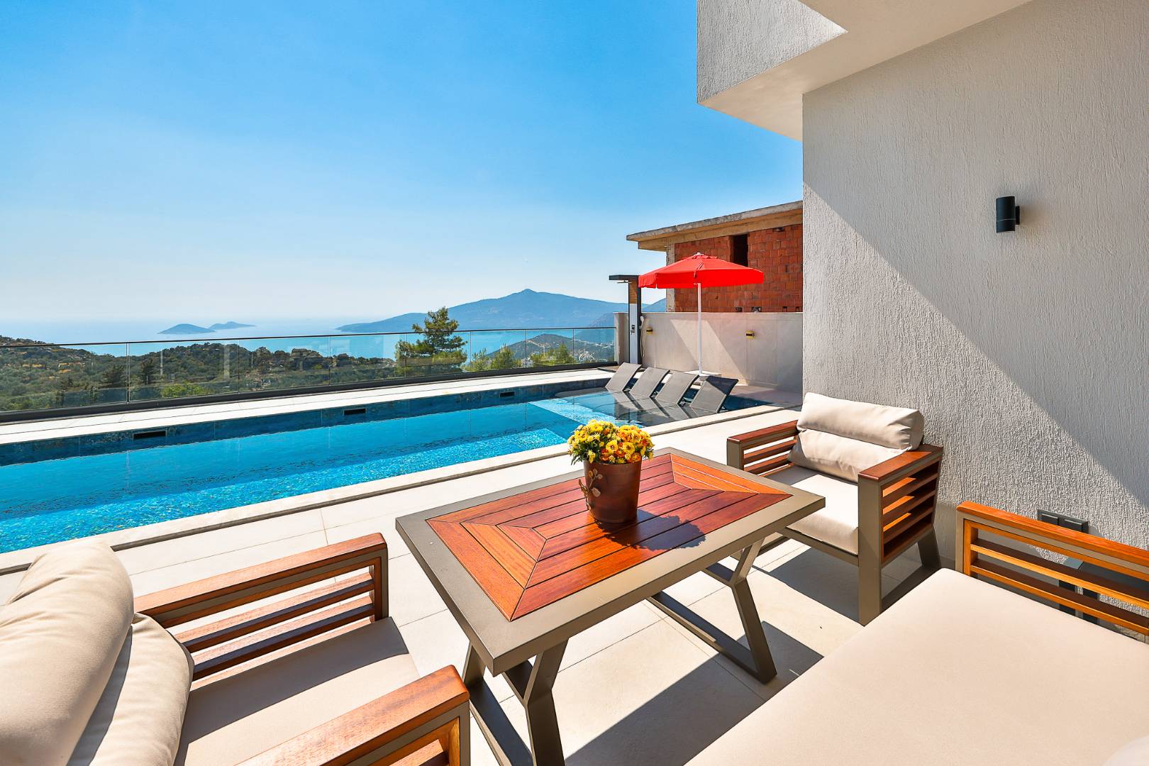 Kaş Kördere'de Merkeze Yakın Konumda, Özel Havuzlu, Lüks Villa
