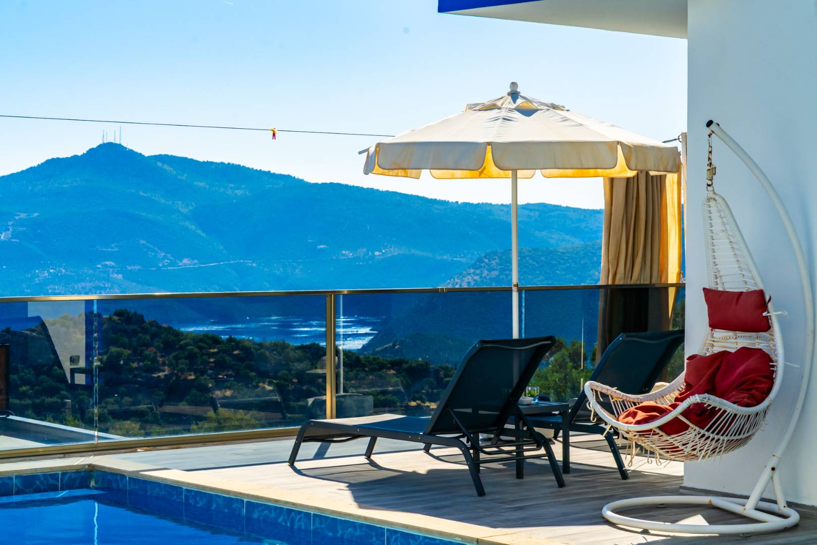 Kaş Kördere'de Sakin Konumda, Özel Havuzlu, Olanaklı Villa 46252 — 2