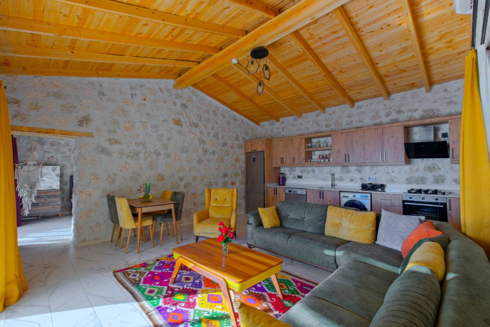 Kaş Ova'da Doğa İle İç İçe, Özel Havuzlu, Korunaklı Villa