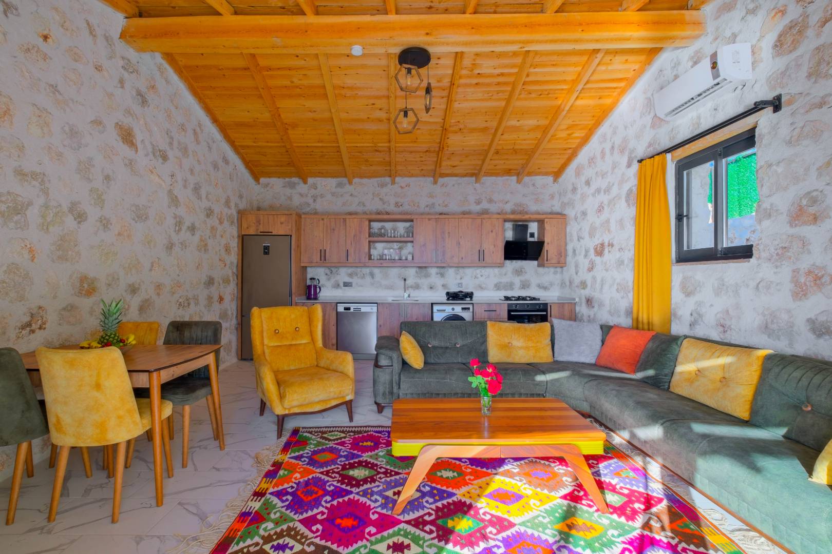 Kaş Ova'da Doğa İle İç İçe, Özel Havuzlu, Korunaklı Villa