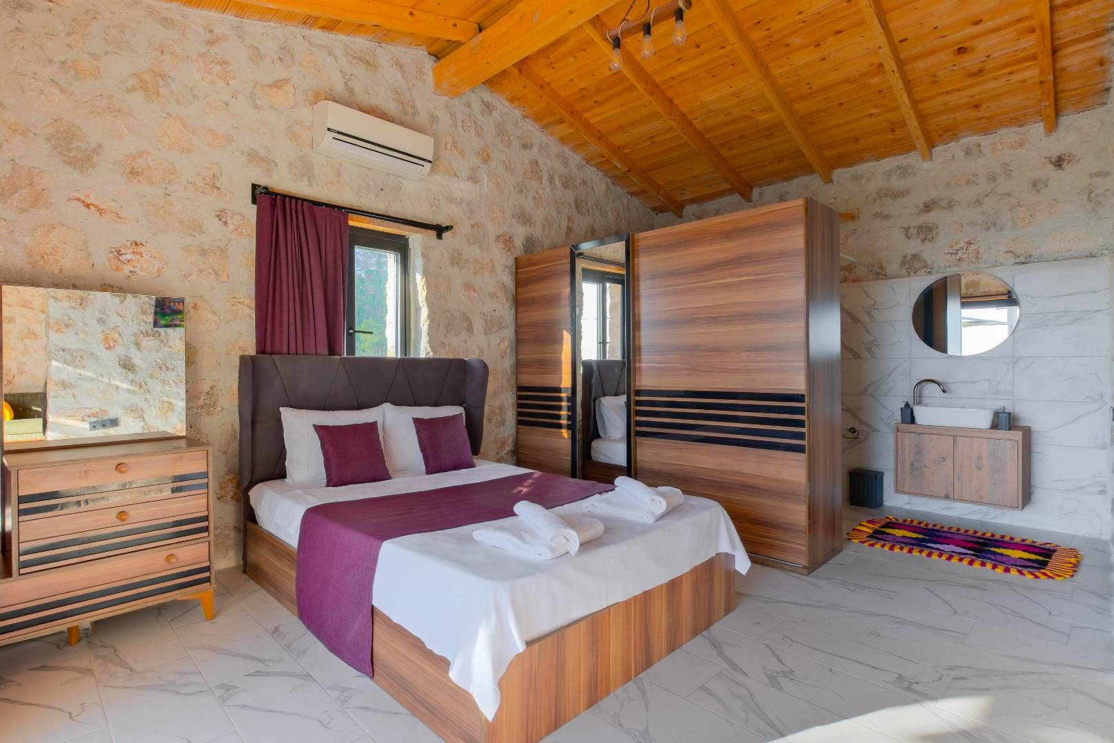 Kaş Ova'da Doğa İle İç İçe, Özel Havuzlu, Korunaklı Villa