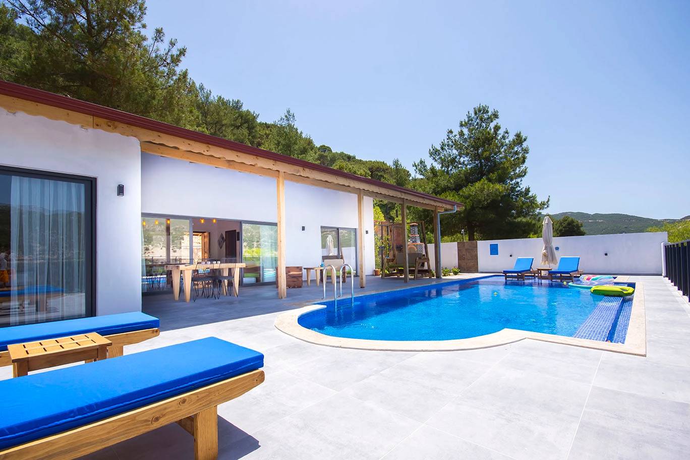 Kaş Sarıbelen'de Doğa İçerisinde, Özel Havuzlu, Modern Villa