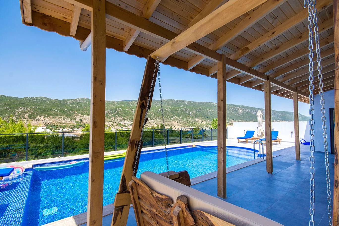 Kaş Sarıbelen'de Doğa İçerisinde, Özel Havuzlu, Modern Villa