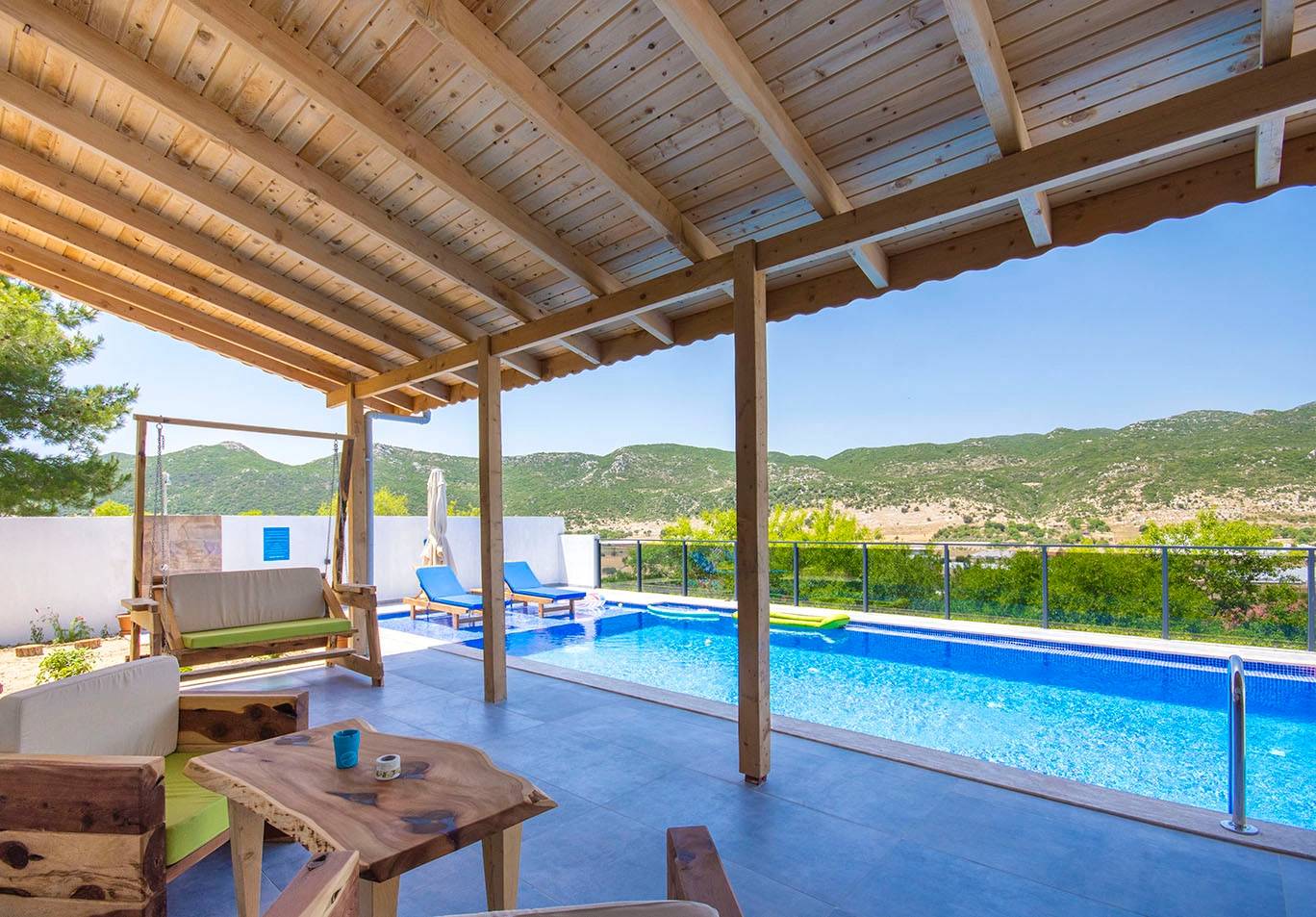 Kaş Sarıbelen'de Doğa İçerisinde, Özel Havuzlu, Modern Villa