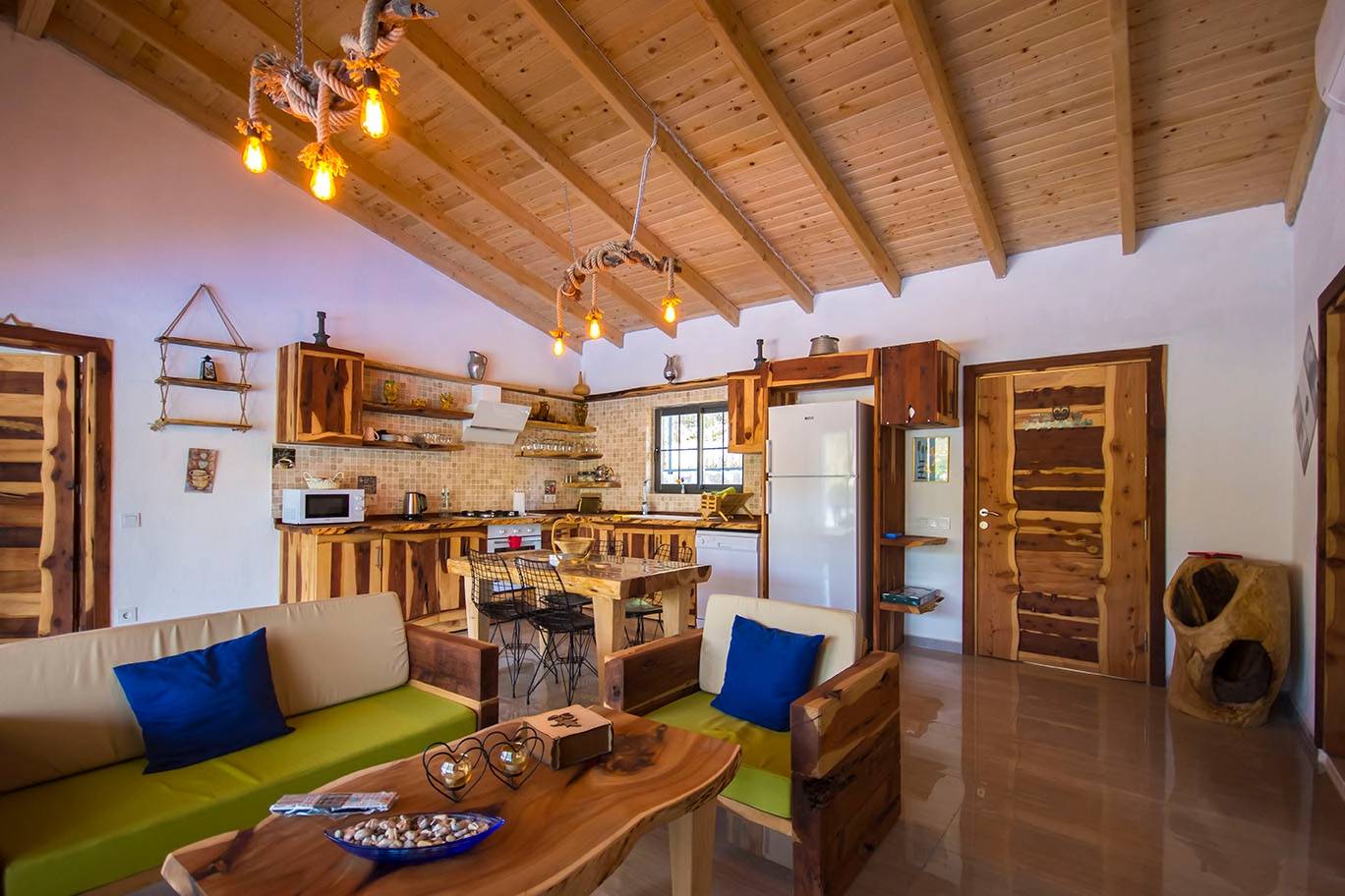 Kaş Sarıbelen'de Doğa İçerisinde, Özel Havuzlu, Modern Villa